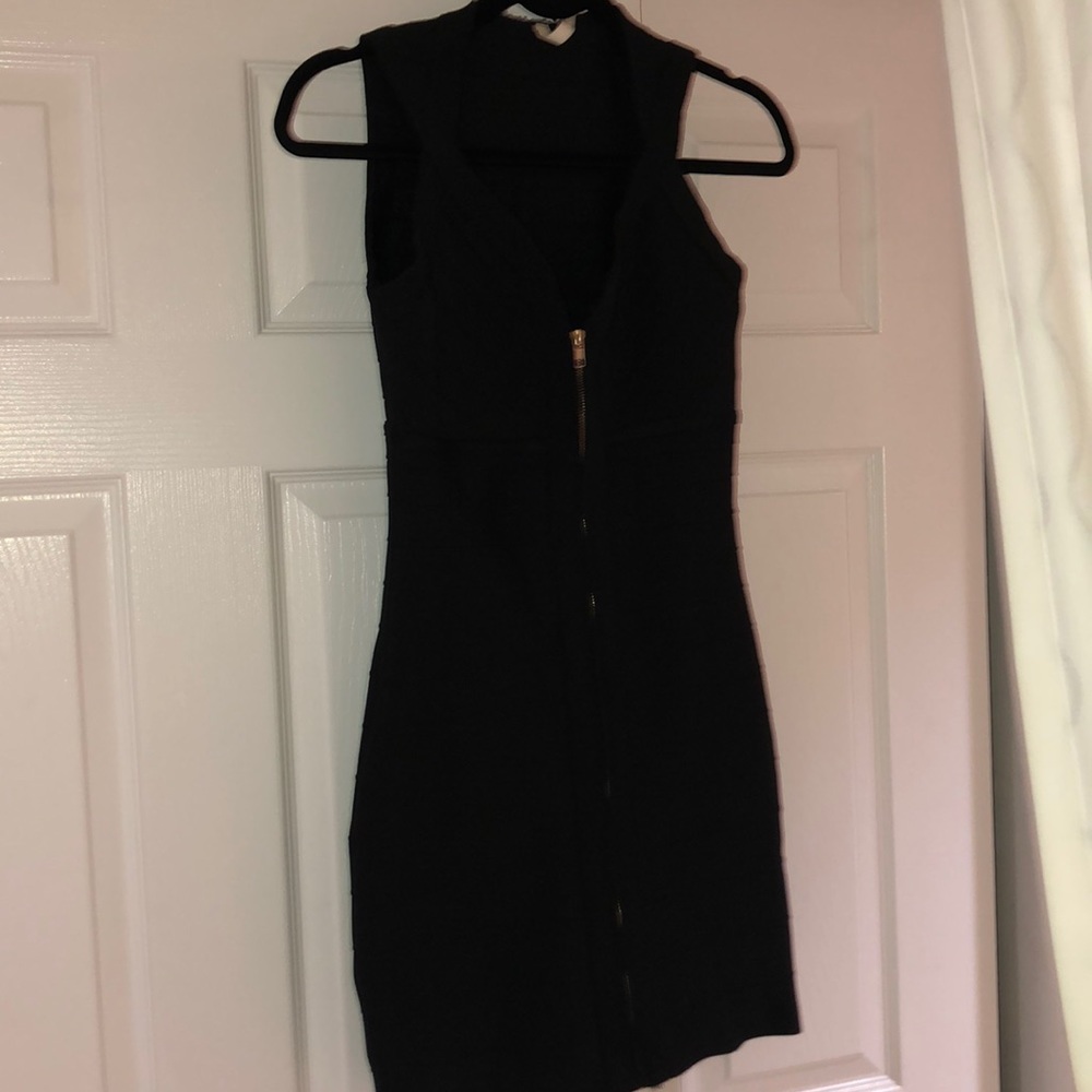 Black bodycon dress